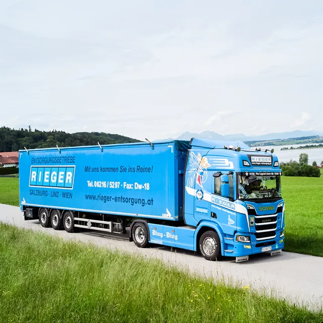 Planen- und Kofferwagen