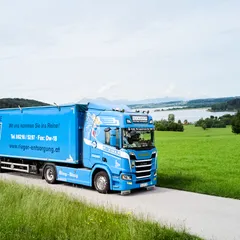 Planen- und Kofferwagen